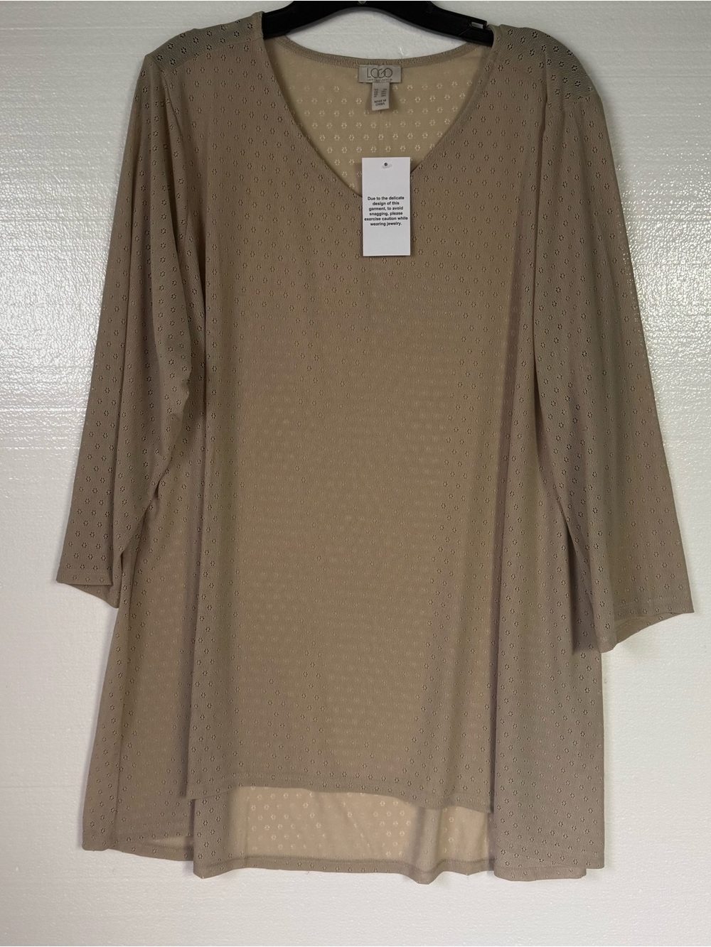 LOGO Lori Goldstein Shirt 2X Beige Tan V-Neck Tunic Top 3/4 Sleeve Jacquard Mesh